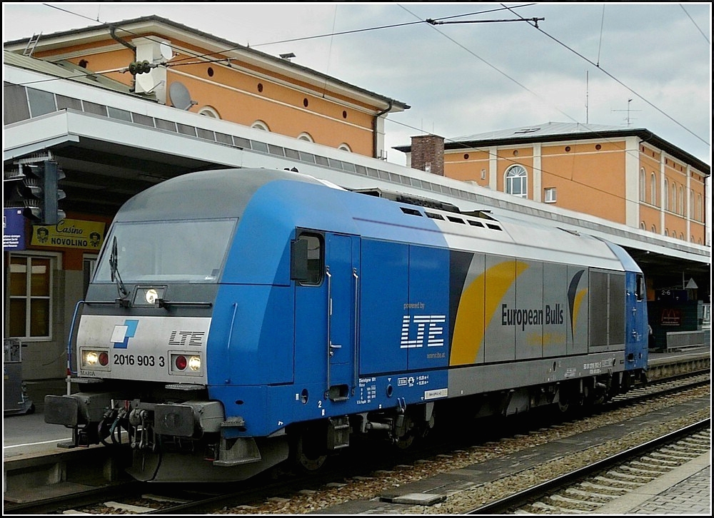 Die 2016 903-3 der LTE durchf�hrt am 16.09.2010 solo den Hauptbahnhof von Passau. (Jeanny)