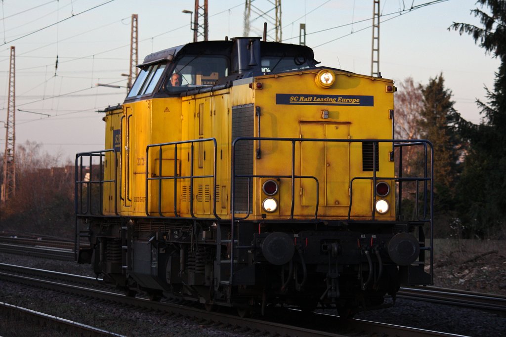 Die 203 135 der SC Rail Leasing Europe am 27.1.12 als Lz bei der Durchfahrt durch Ratingen-Lintorf.
