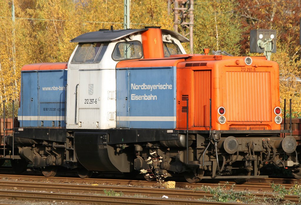Die 212 297-6 der NBE steht ebenfalls abgestellt in Dsseldorf Rath am 13.10.2009