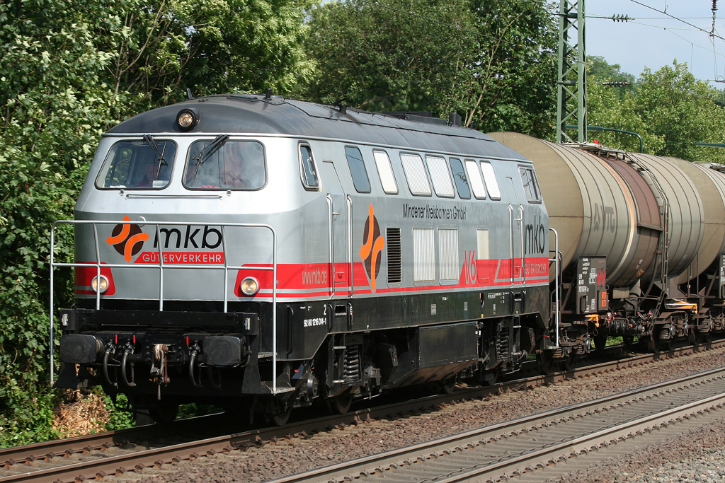 Die 216 014-1 der MKB durchfhrt Dsseldorf Oberbilk berraschend auf dem LZB Gleis mit einem Gz am 06.08.2010