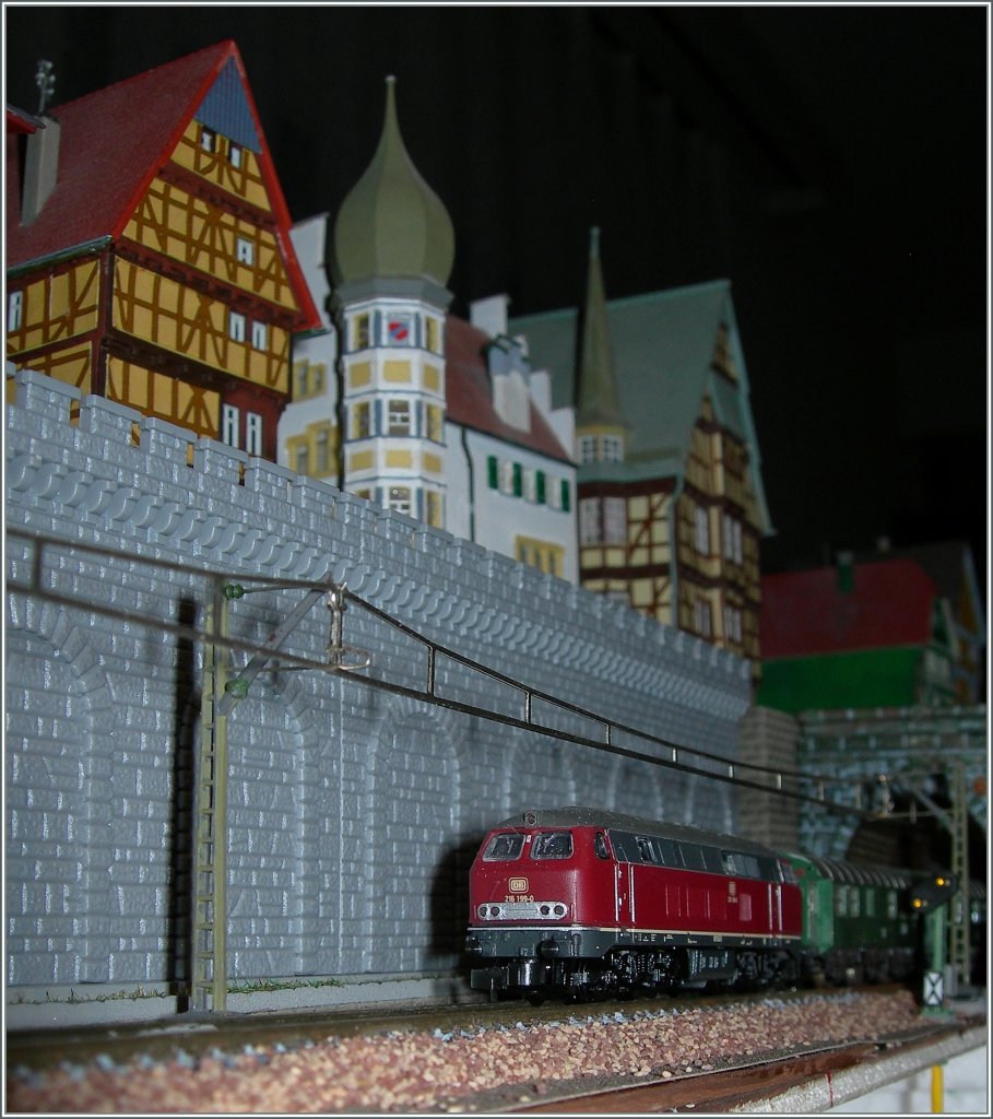 Die 216 199-0 auf meiner Z-Anlage. 
13. Jan. 2012
