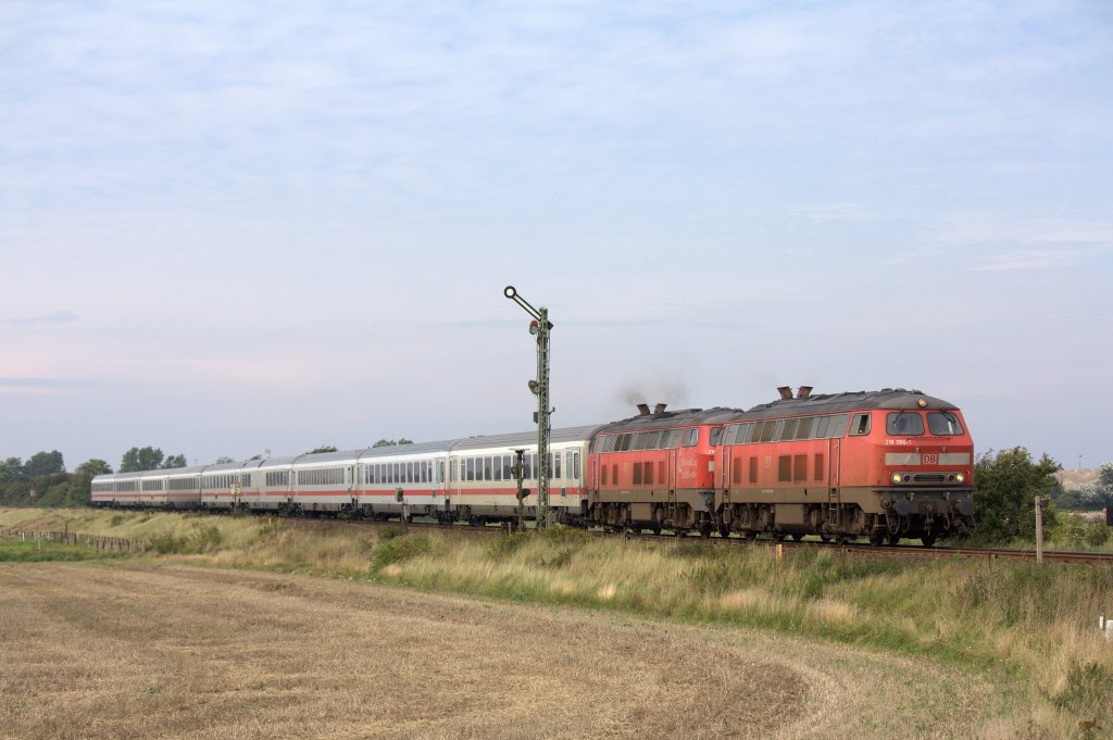 Die 218 386-1 fuhr am 21.08.2011 in Keitum ein.