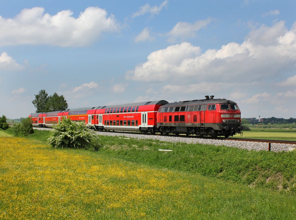 Die 218 405 mit einer RB am 18.05.2013 unterwegs bei Weidenbach.