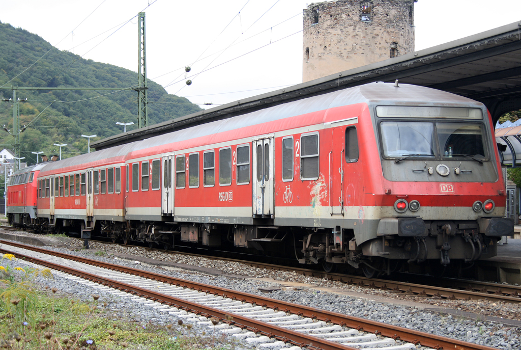 Die 218 412-5 schob die RB Hunsr�ckbahn mit Ost-Wittenberger von Emmelshausen nach Boppard HBF am 25.09.2010