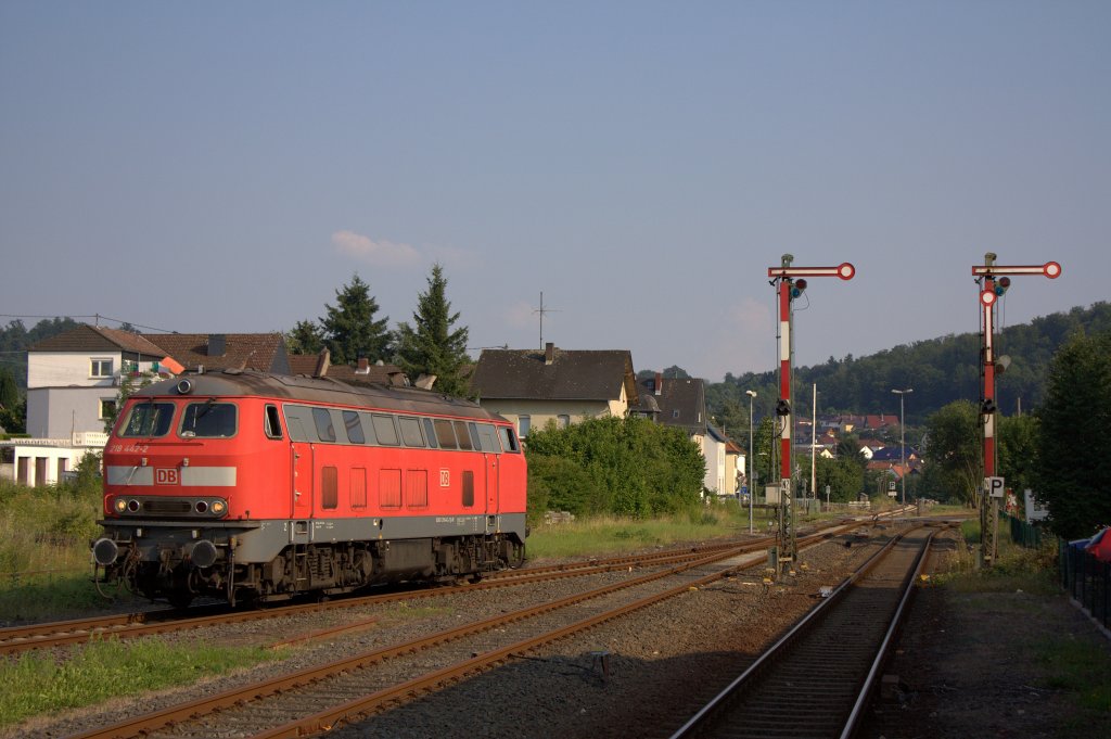 Die 218 442-2 am 26.07.2012 in Glauburg Stockheim.