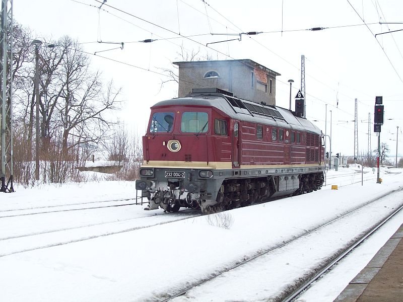 Die 232 004-2 der LEG bei der Durchfahrt durch Passow in Richtung Stettin am 15.02.2010