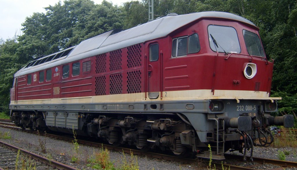 Die 232 088-5 der EfW stand am 17.08.2010 in Stolberg Hbf abgestellt.