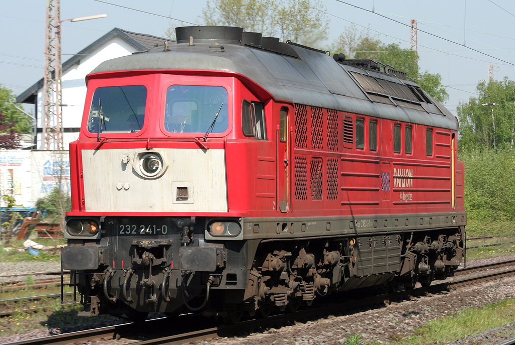 Die 232 241-0 fhrt Lz durch Ratingen Lintorf Richtung Flandersbach am 20.04.2011