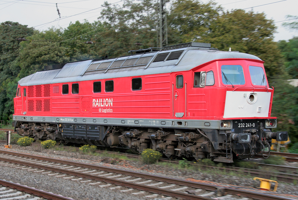 Die 232 241-0 fhrt Lz durch Duisburg Neudorf am 23.09.2011