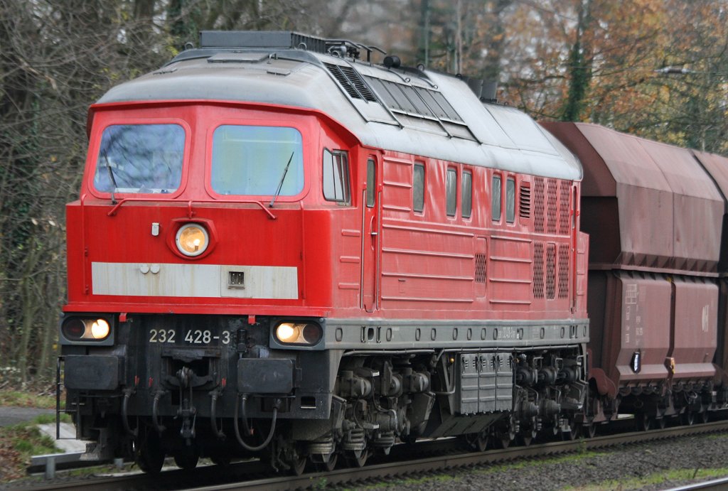 Die 232 428-3 zieht einen Gz durch Ratingen Lintdorf am 21.11.2009