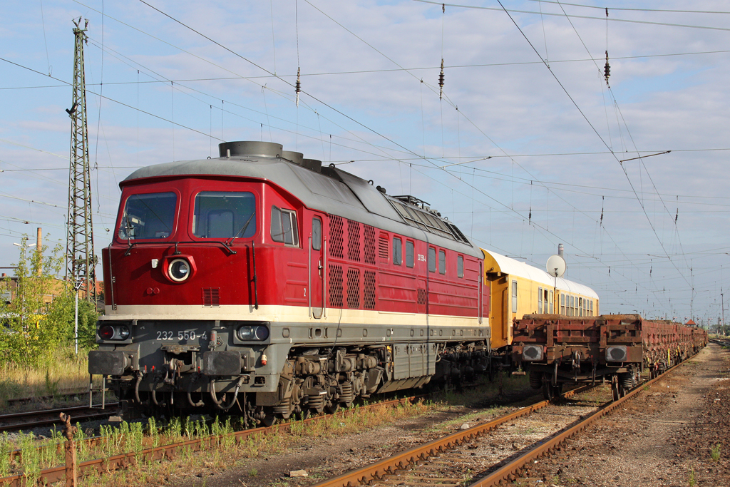 Die 232 550-4 in Merseburg am 06,07,10