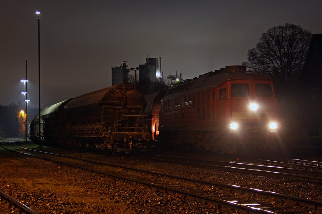 Die 232 654-4 in Dornap-Hahnenfurth . am 09,11,09 aufgenommen von der Dsseldorfer Str