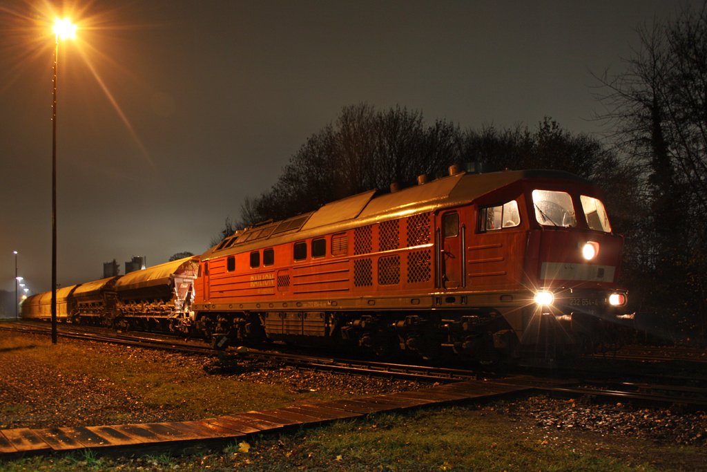 Die 232 654-4 in Dornap-Hahnenfurth . am 09,11,09 aufgenommen von der Dsseldorfer Str