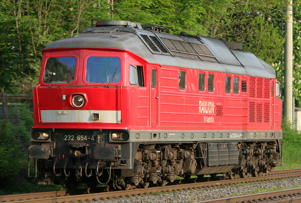 Die 232 654-4 durchfhrt Ratingen Lintorf Lz am 20.04.2011