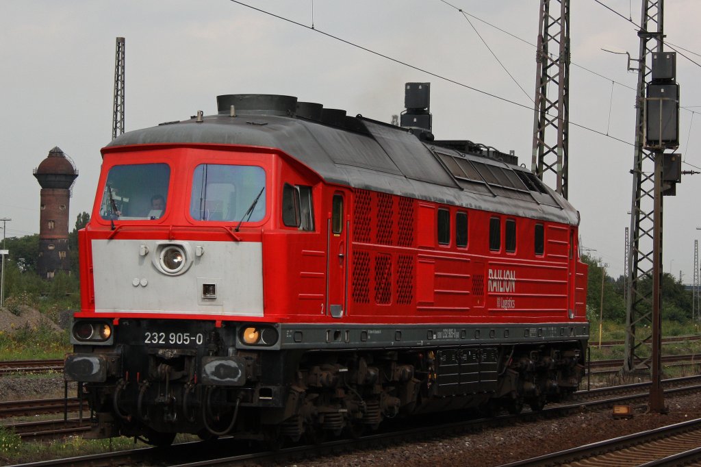 Die 232 905 am 26.8.11 bei der Durchfahrt durch Duisburg-Bissingheim.
Gru an den Tf!