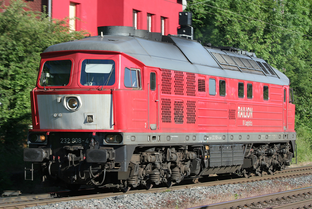 Die 232 908-4 durchfhrt Ratingen Lintorf Lz am 25.05.2011
