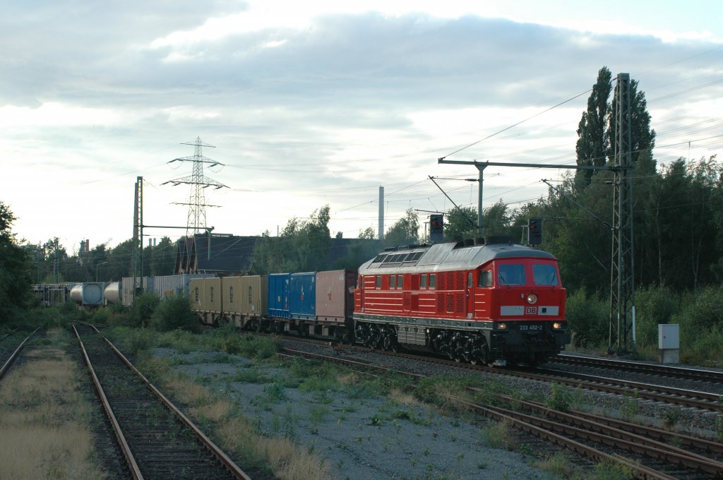 Die 233 452 kommt gerade aus Cuxhafen in Hamburg-Unterelbe vorbei!!!
