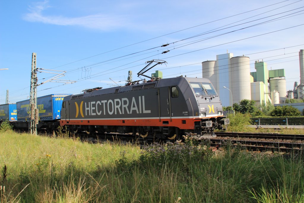 Die 241 006 mit einem Gterzug am 16.08.12 in Lengerich Westf.