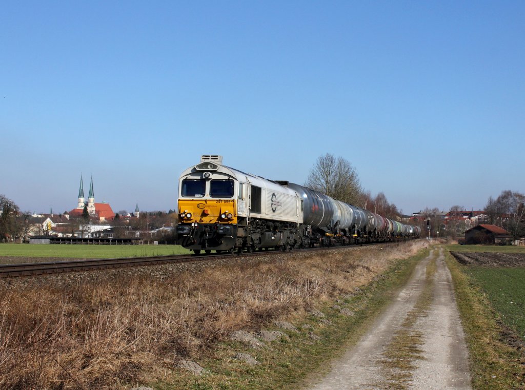 Die 247 059 mit einem Kesselzug am 08.03.2013 unterwegs bei Alttting.