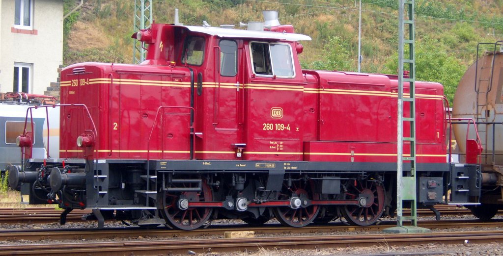 Die 260 109-4 stand am 29.07.2010 in Linz am Rhein.