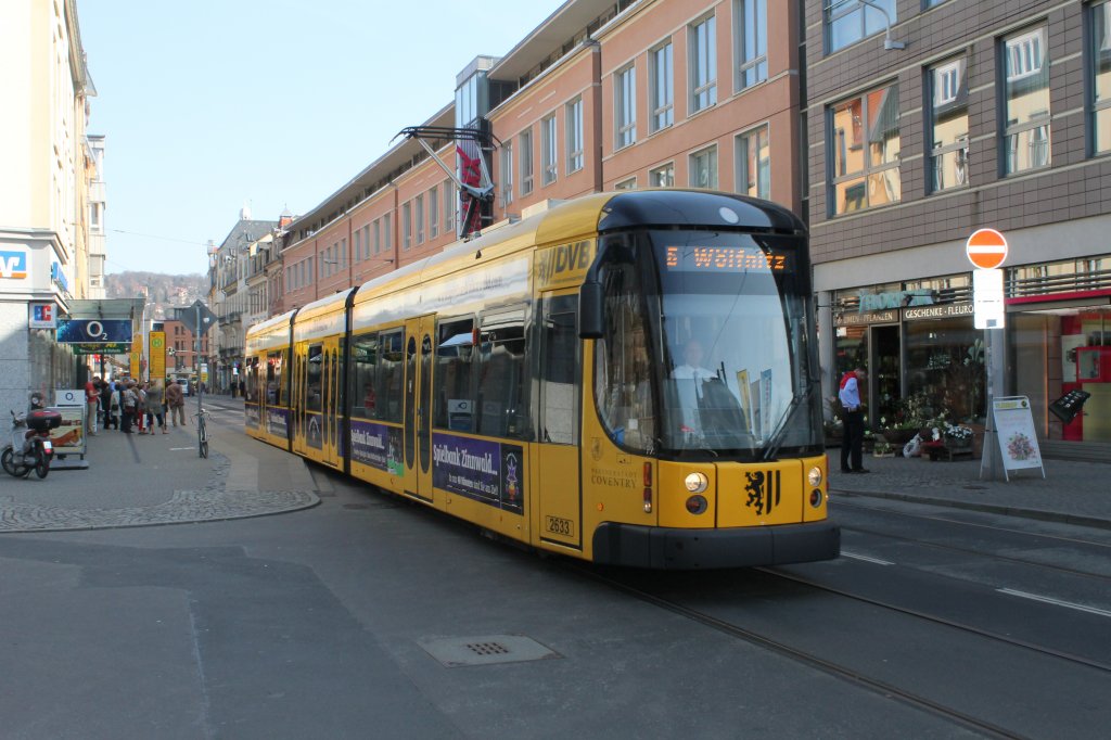 Die 2633 war am 17.03.2012 als Linie 6 unterwegs. Dresden, Schillerplatz
