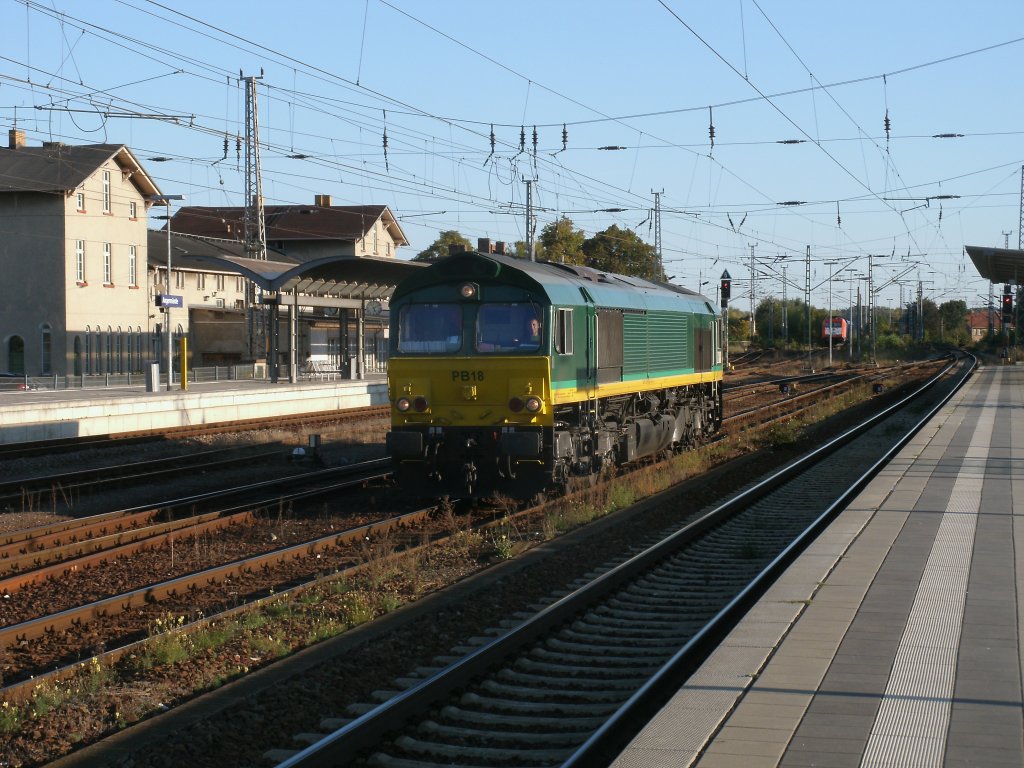 Die 266 022,ist unter der Bezeichnung PB18 momentan an die ITL vermietet.Am 01.Oktober 2011 war die Class 66 in Angermnde unterwegs.