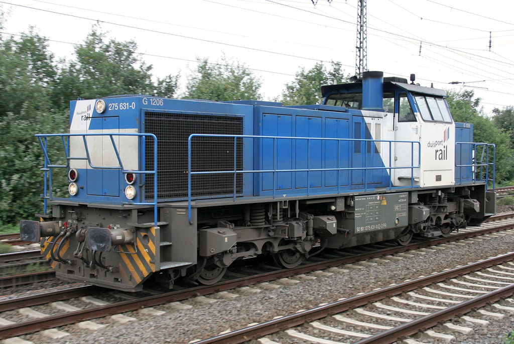 Die 275 631-0 fhrt lz durch Duisburg Neudorf am 23.09.2011
