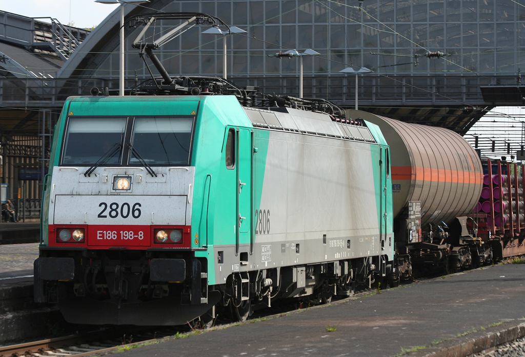 Die 2806 der Cobra durchfuhr Krefeld HBF als Umleiter mit einem Gz am 15.05.2010