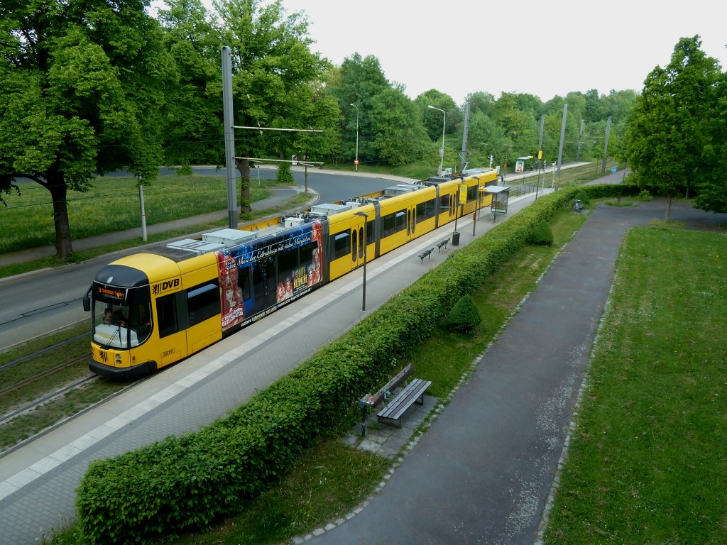 Die 2819 verlsst als Linie 3 nach Wilder Mann die Haltestelle Cmmerswalder Strae. Dresden 14.05.2011