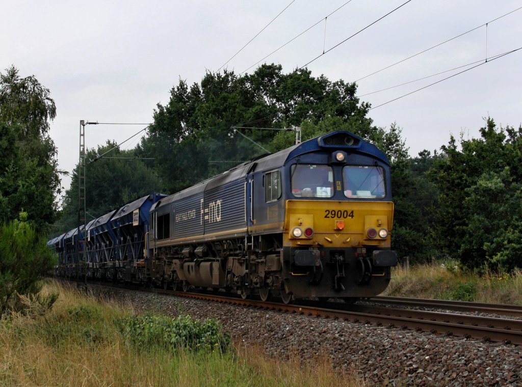 Die 29004 mit einem Gterzug am 12.08.2010 unterwegs bei Eystrup.