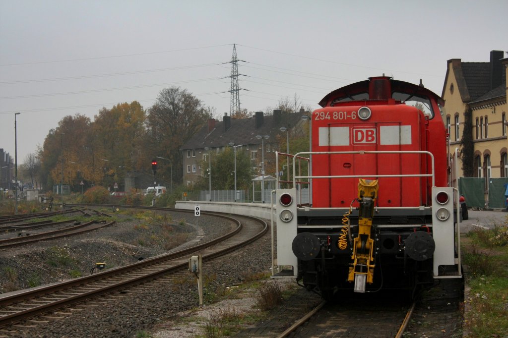 Die 294 801-6 stand am 01.11.2010 in Stolberg Hbf.
