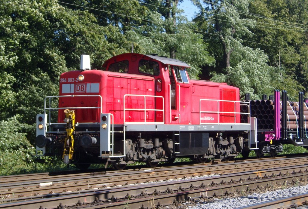 Die 294 803-2 am 16.07.2010 in Duisburg Neudorf.