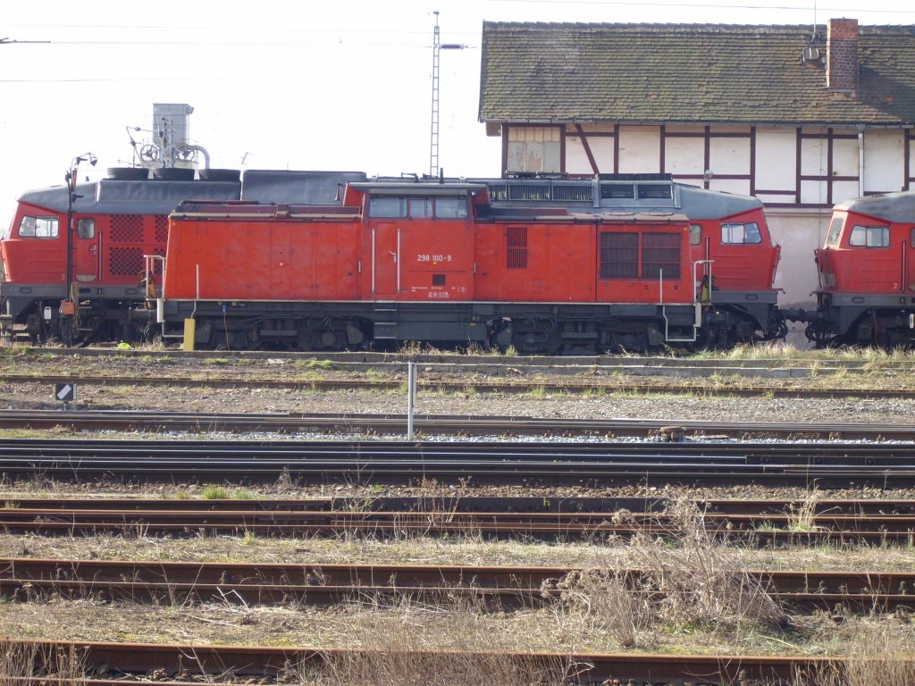 Die 298 100-9 im Bahnhof Nordhausen am 30.03.2008