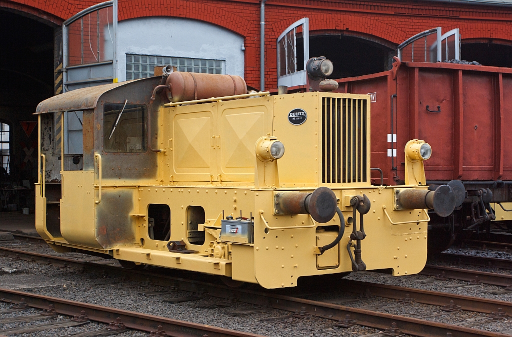Die 322 119-9 (ex K 4839) am 17.09.2011 im Sdwestflische Eisenbahnmuseum in Siegen. Die Lok wurde 1935 unter Fabriknummer 14622 bei Deutz gebaut. Der Lok fehlt noch die Lackierung.