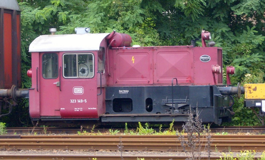 Die 323 149-5 stand am 29.07.2010 in Linz am Rhein.