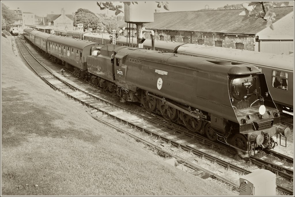 Die 34070  Manston  wartet im Swanage auf die Abfahrt. 
15. Mai 2011