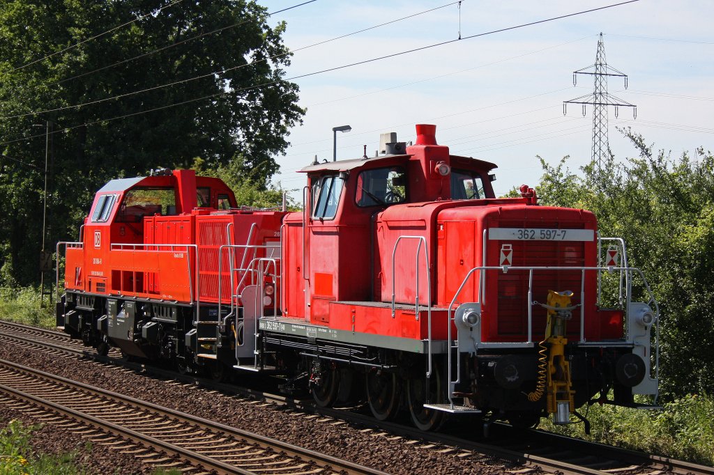 Die 362 597 wurde am 24.7.12 von 261 084 durch Hannover-Ahlten geschleppt.