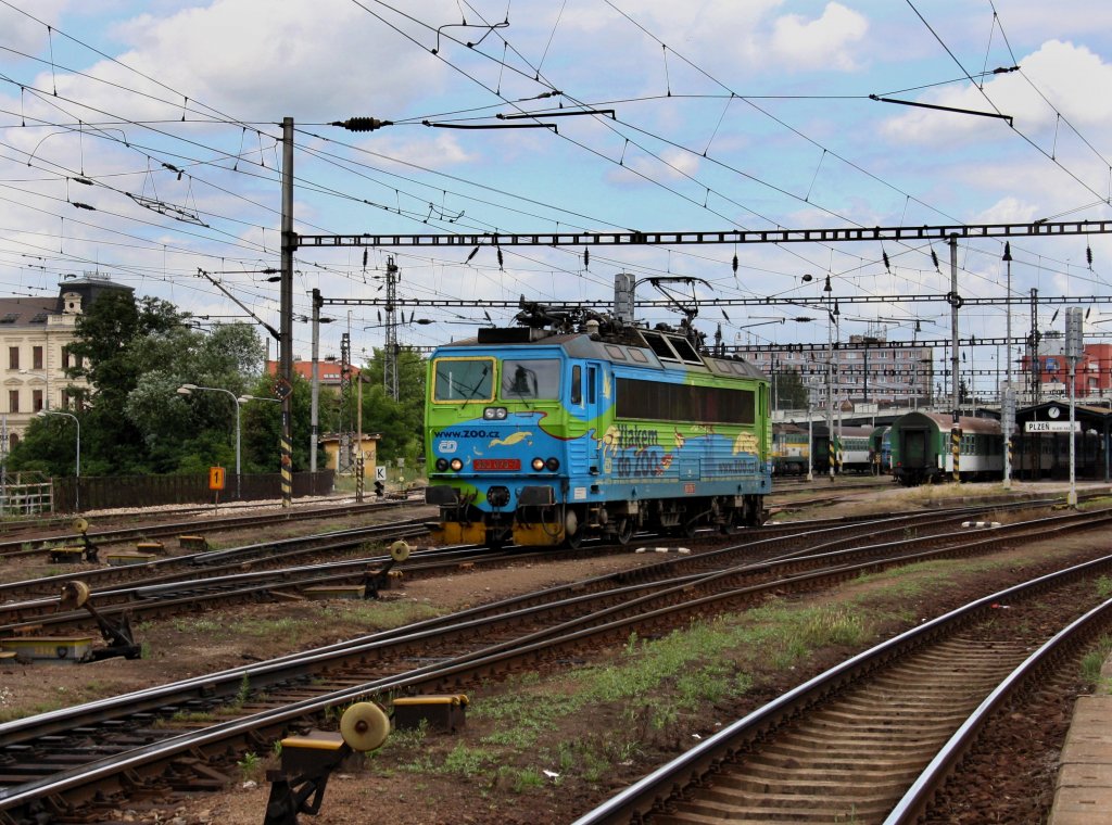 Die 363 078 bei einer Rangierfahrt am 20.06.2011 im Pilsener Hbf.