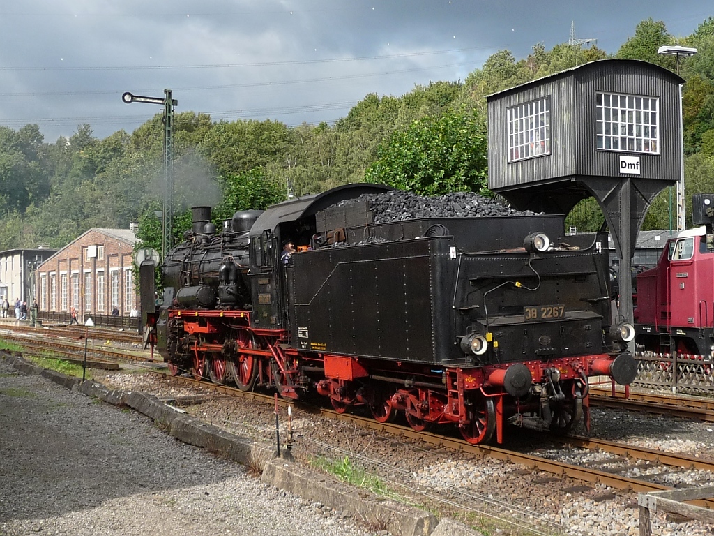 Die 38 2267 bei einer der vielen Fhrerstandsmitfahrten im Eisenbahnmuseum Bochum Dahlhausen am 18.9.2010.