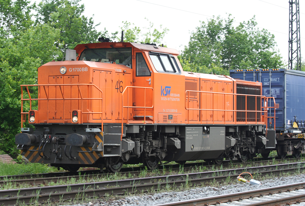 Die 46 der KSW durchfhrt Duisburg Neudorf am 28.05.2010