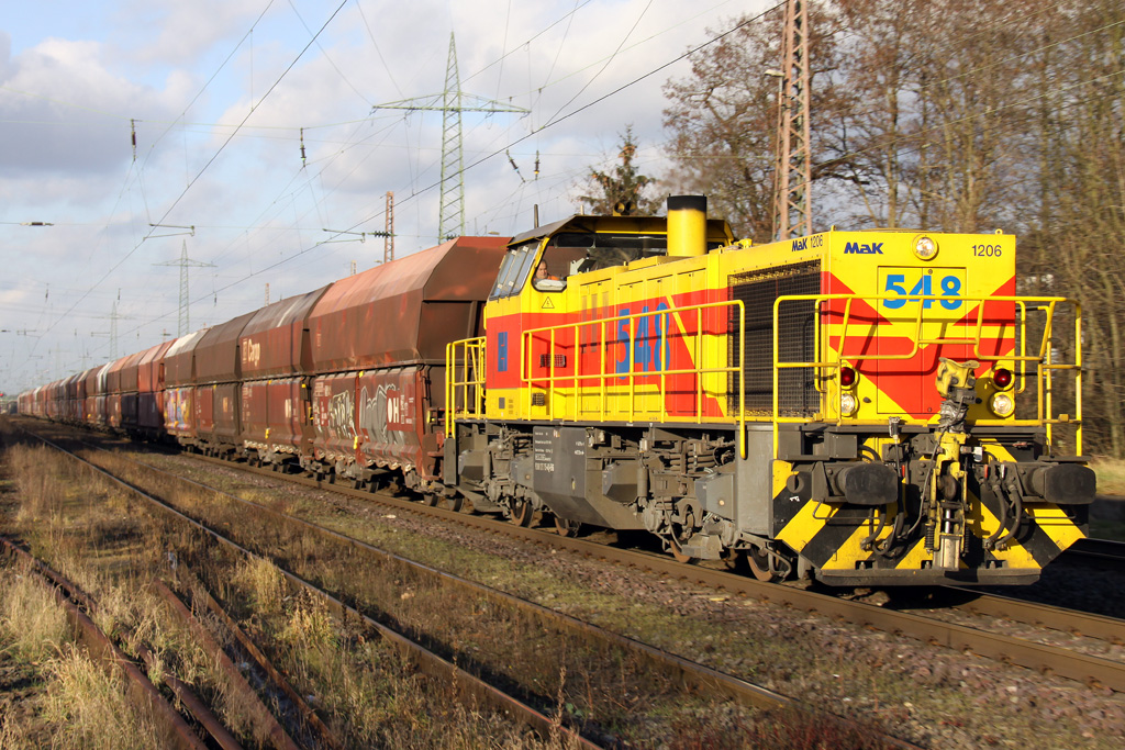 Die 4.EH mit der EH 548 am 61362 von Oberhausen West nach Flandersbach durch Ratingen Lintorf am 10.12.2011 Gre zurck!