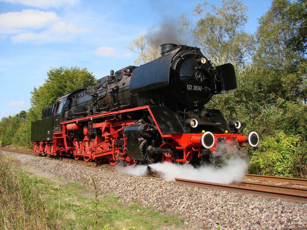 Die 50 3696-7 zuruck im betrieb zwischen Mariembourg und Treignes. Mariembourg - 19-09-2012