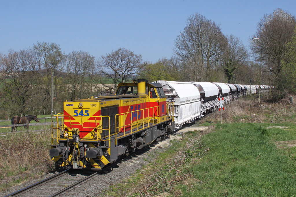 Die 545 von E&H in Wlfrath Flandersbach am 18,04,10