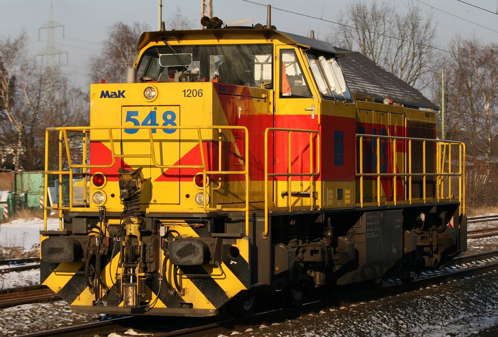 Die 548 der E&H fhrt Lz im Morgenlicht durch Ratingen Lintdorf am 19.12.2009