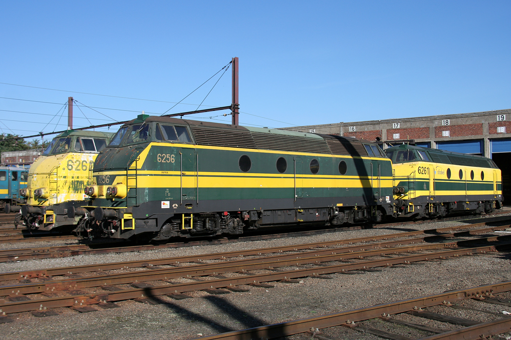 Die 6256, 6261 und 6262 steht am Tag der ffenen Tr im AT Kinkempois am 16.10.2011