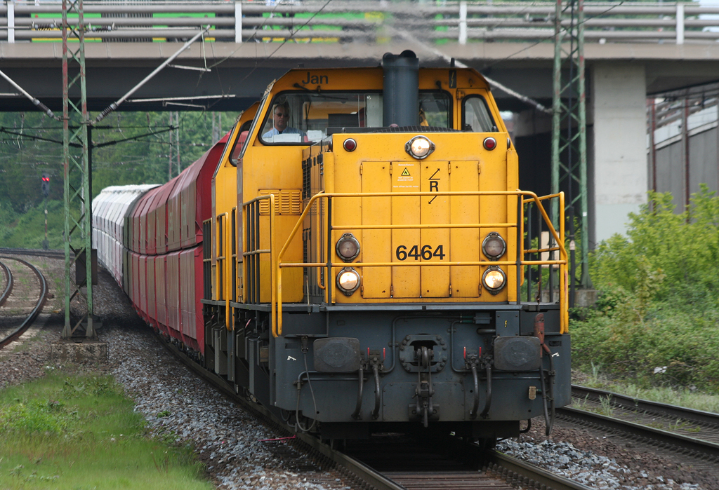 Die 6464 der Railion NL durchfhrt Oberhausen Sterkrade in DT am 15.05.2010