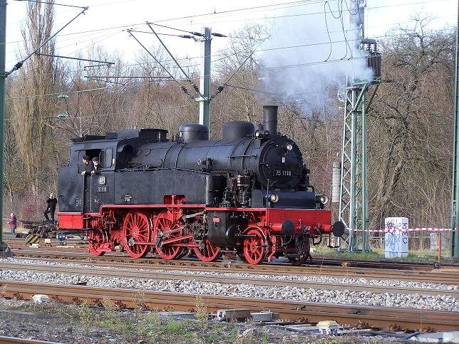 Die 75 1118 in Rottweil fr die 2. Rottweiler Dampftage am 28/11/09.