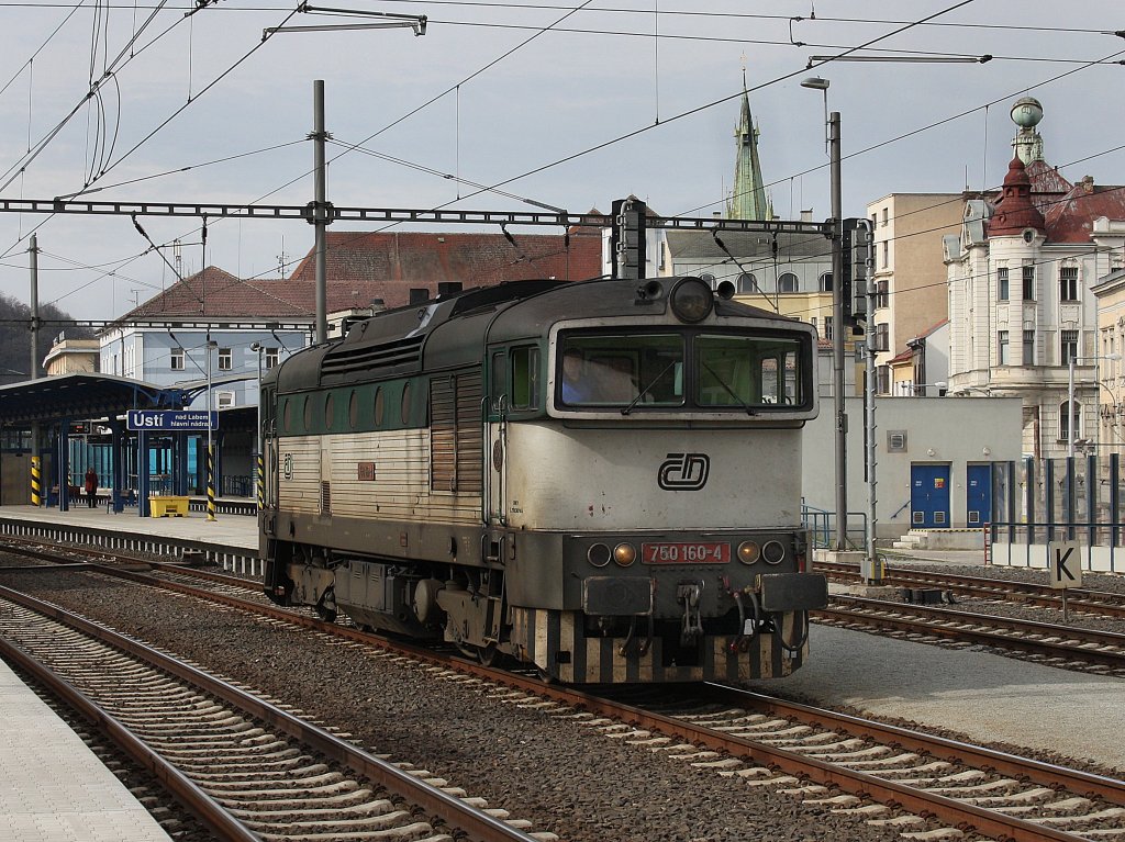 Die 750 160 am 04.04.2010 bei einer Rangierfahrt in st nad Labem. 
