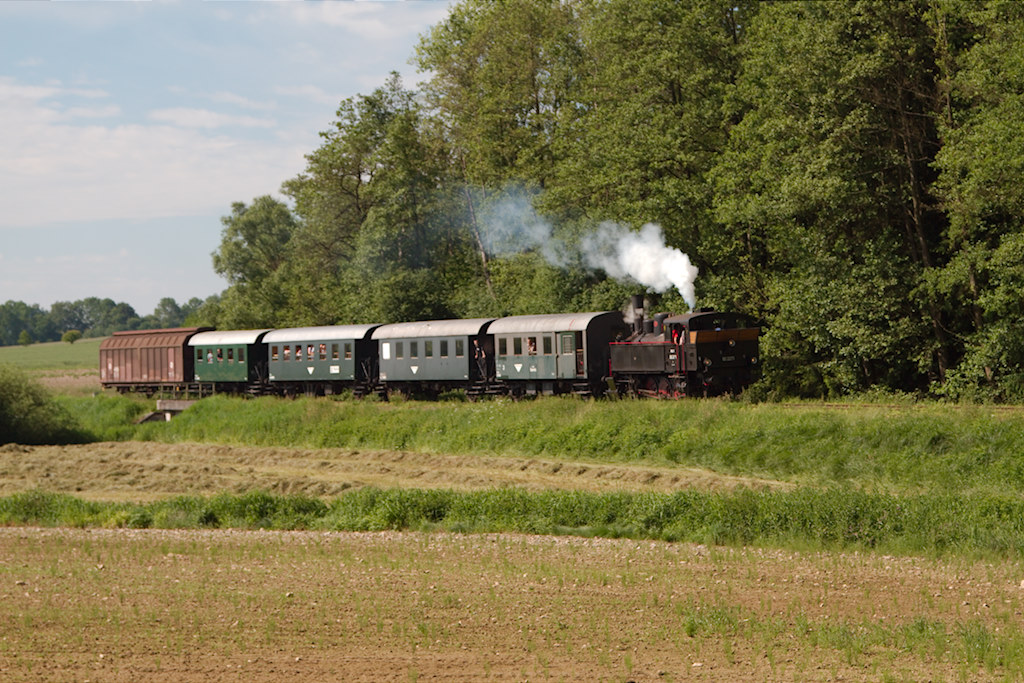 Die 92.2271 des Martinsberger Lokalbahnverein mit einem GmP unterwegs von Schwarzenau nach Zwettl. (15.06.2013)