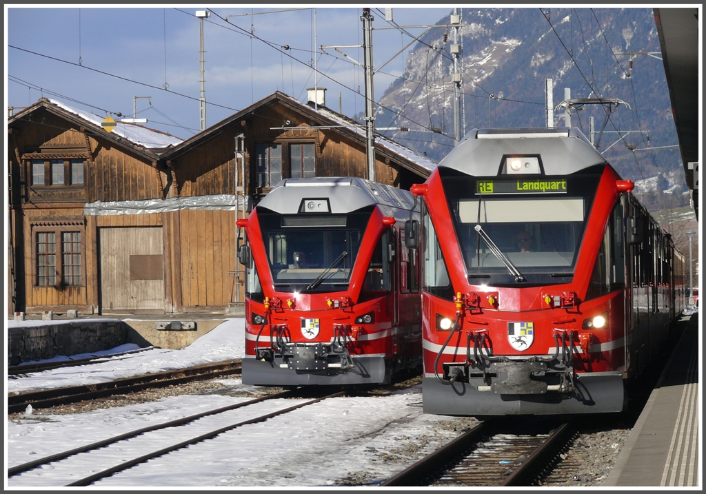 Die Allegra 3611 und 3605 treffen sich in Landquart. (20.12.2010)